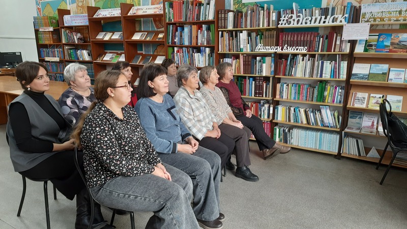 Заполните это поле Фото участников