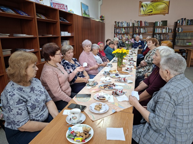 Заполните это поле Фото участников